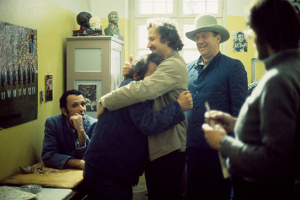 Yüksel Topcugürler, Bruno S., Werner Herzog, Michael Gahr (1.-4.v.l.) bei den Dreharbeiten zu "Stroszek" (1977)