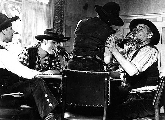 Erik Veldre (1.v.l.), Manfred Krug (2.v.l.) in "Spur der Steine" (1965/66) Spur der Steine, © DEFA-Stiftung, Klaus D. Schwarz