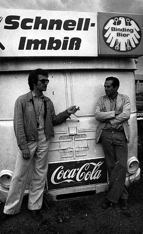 Wim Wenders, Hanns Zischler (v.l.n.r.) bei den Dreharbeiten zu "Im Lauf der Zeit" (1975/76) Im Lauf der Zeit, Quelle: DIF