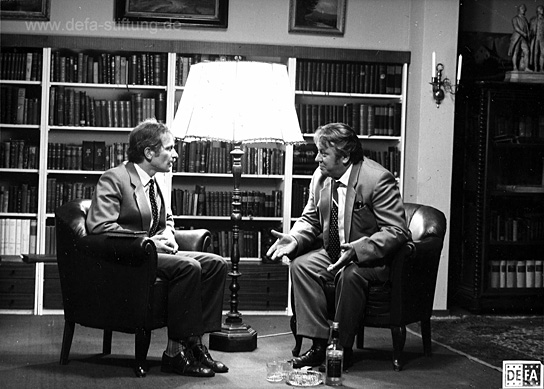 Hermann Beyer (als Pötsch, links) und Kurt Böwe (als Prof. Menzel) in "Märkische Forschungen" (1981/82) Märkische Forschungen, © DEFA-Stiftung, Foto: Waltraut Pathenheimer