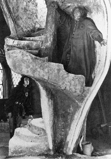 Ernst Deutsch, Albert Steinrück (v.l.n.r.) in "Der Golem, wie er in die Welt kam" (1920) Der Golem, wie er in die Welt kam, Quelle: Murnau-Stiftung, DIF