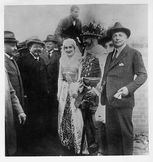 Henny Porten, Emil Jannings (2.v.r.) bei den Dreharbeiten Anna Boleyn