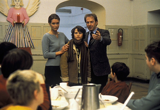 Anja Kling, Hauke Diekamp, Ulrich Noethen (v.l.n.r.) in "Das fliegende Klassenzimmer" (2002) Das fliegende Klassenzimmer, Quelle: Constantin, DIF