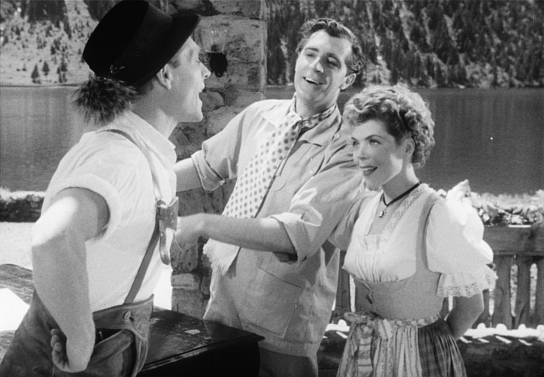 Gustl Stark-Gstettenbaur, Peter Pasetti, Elisabeth Stemberger (v.l.n.r.) in "Geh' mach' dein Fensterl auf" (1953) Geh' mach' dein Fensterl auf