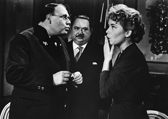 Heinz Erhardt, Oskar Sima, Susanne Cramer (v.l.n.r.) in "Die gestohlene Hose" (1956) Die gestohlene Hose
