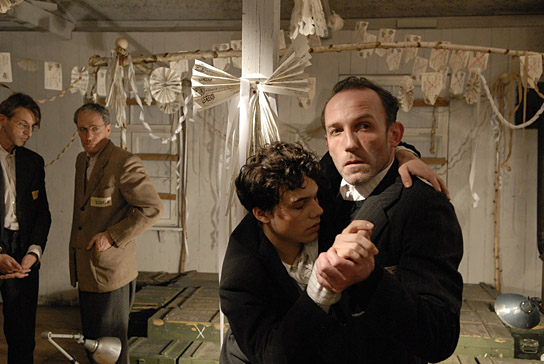 Andreas Schmidt, August Zirner, Sebastian Urzendowsky, Karl Markovics (v.l.n.r.) in "Die Fälscher" (2006) "Die Fälscher", Quelle: Universum Film, DIF, © Jat Jürgen Olczyk