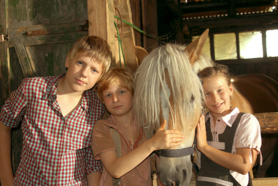 Konstantin Kaucher, Karl Alexander Seidel, Zoë Charlotte Mannhardt (v.l.n.r.) in "Hände weg von Mississippi" (2006/07) Hände weg von Mississippi, Quelle: Delphi, DIF