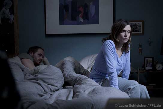 Marc-Benjamin Puch, Julia Brendler in "Schuld sind immer die Anderen" (2011/12) Schuld sind immer die Anderen