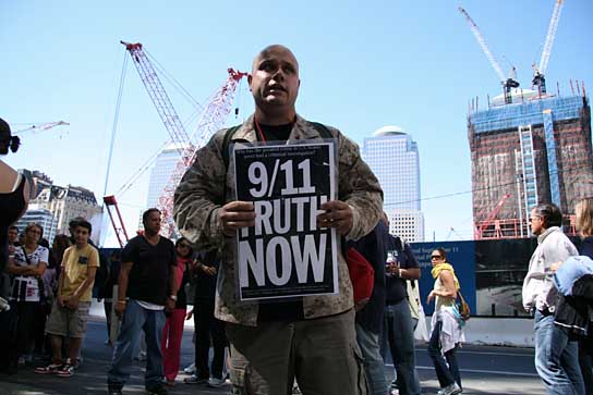 Mark Lombardi - Kunst und Konspiration