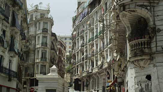 Perret in Frankreich und Algerie