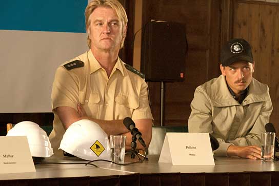 Detlev Buck, Tom Schilling (v.l.n.r.) in "Hai-Alarm am Müggelsee" (2012/13) Hai-Alarm am Müggelsee