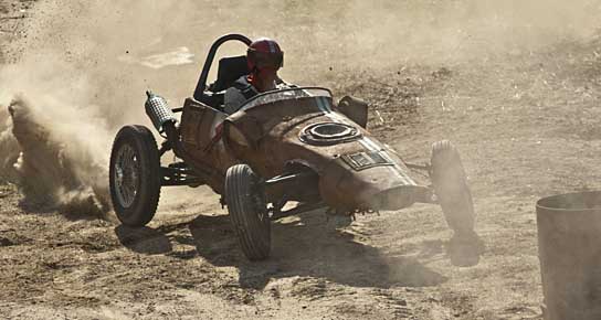 Georg A. Sulzer in "V8 - Du willst der Beste sein" (2012/13) V8 - Du willst der Beste sein; © 2012 Universal, RatPack, Millbrook, B.A., ETF