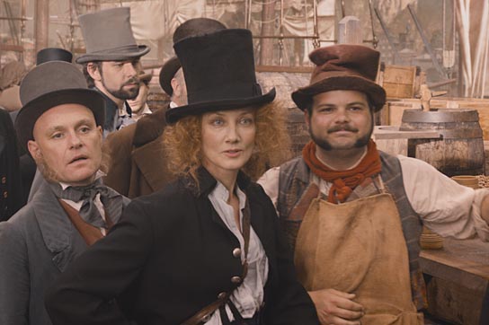 Joely Richardson (Mitte) in "Der Teufelsgeiger" (2012/13) Der Teufelsgeiger, © Summerstorm, Dor, Construction, BR, Arte