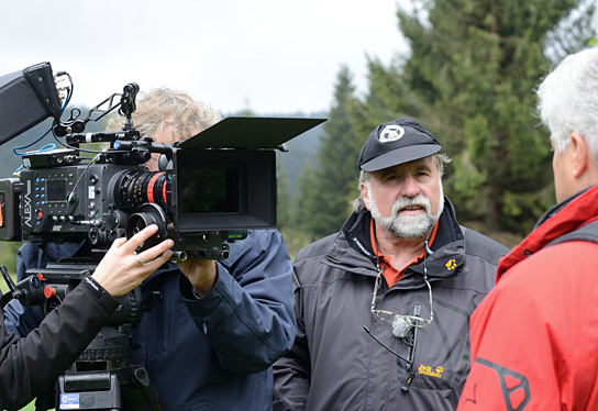 Roland Blum (Mitte) bei den Dreharbeiten zu "Mitgift - Ostdeutschland im Wandel" (1990-2014) Mitgift - Ostdeutschland im Wandel, © Roland Blum