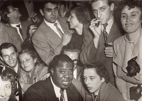 Louis Armstrong (vorne in der Mitte) ("Carlo, Keep Swingin'", 2013/14) "Carlo, Keep Swingin'", Quelle: W-film, DIF, © Nachlass Carlo Bohländer
