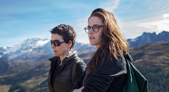 Juliette Binoche, Kristen Stewart (v.l.n.r.) in "Die Wolken von Sils Maria" (2013/14) Die Wolken von Sils Maria, © Pallas Film, NFP, Foto: Carole Bethuel