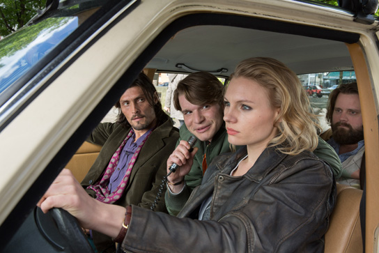 Stipe Erceg, Tobias Schenke, Rosalie Thomass, Antoine Monot Jr. (v.l.n.r.) in "Taxi" (2014/15) Taxi, Farbfilm, DIF, © Georges Pauly, B&T Film