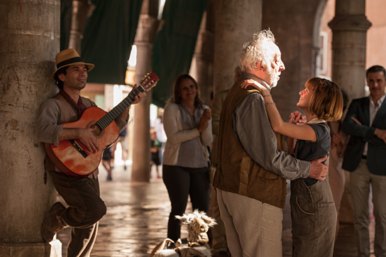 Dieter Hallervorden, Emma Schweiger (beide vorne) in "Honig im Kopf" (2014) Honig im Kopf, © 2014 barefoot films, SevenPictures Film, Warner Bros. Ent.