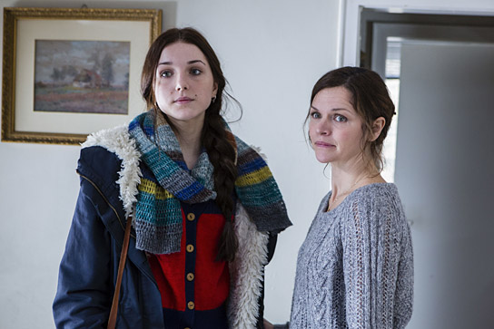 Antonia Lingemann, Stine Stengade (v.l.n.r.) in "Die Abmachung" (2013/14) "Die Abmachung", © Der Filmverleih, Frank Dicks