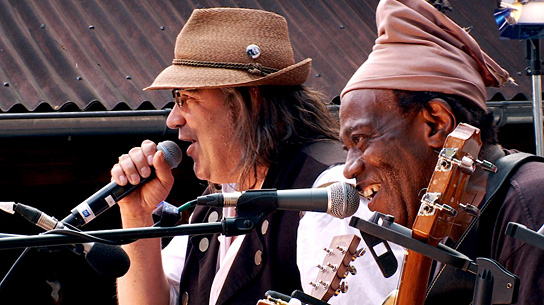 Wolfgang Ramadan, Wally Warning (v.l.n.r.) alias Wally & Wolfi in "Bavaria Vista Club" (2014) Bavaria Vista Club, © 2014 Konzept+Dialog.Medienproduktion