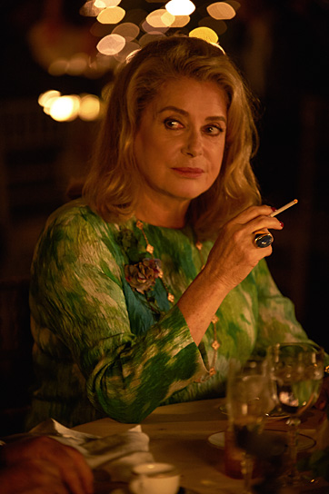 Catherine Deneuve in "3 Herzen" (2013/14) 3 Herzen, © Wild Bunch Germany, Thierry Valletoux