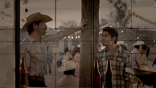 Kristyan Ferrer (rechts) in "Guten Tag, Ramón" (2012/13) Guten Tag, Ramón, © 2014 Twentieth Century Fox