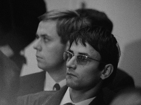Holger Meins bei der Eröffnung 1. Studienjahr DFFB durch Willy Brandt (Quelle: RBB "Berliner Abendschau", 17.9.1966) Eine Deutsche Jugend, © W-film Distribution, Local Films