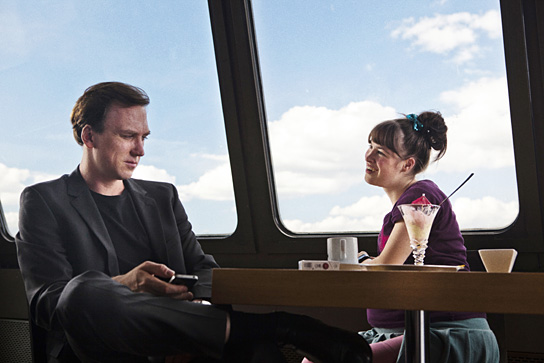 Lars Eidinger, Victoria Schulz in "DORA oder die sexuellen Neurosen unserer Eltern" (2013-15) DORA oder die sexuellen Neurosen unserer Eltern, © Alamode Film