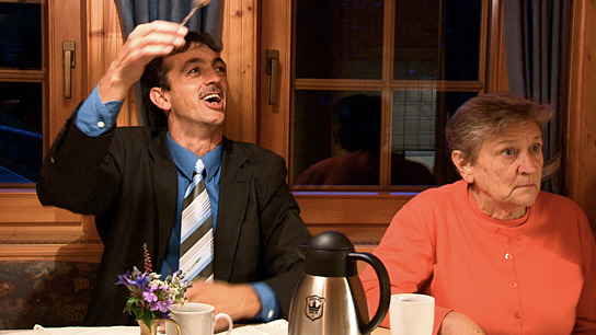 Gebhard Widemair, Ruth Ebner in "Hirschen - Da machst was mit" (2010-14) Hirschen - Da machst was mit, © Inci Pictures Filmproduktion