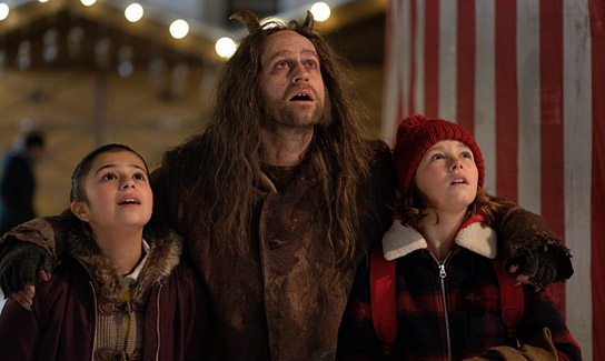 Aleyna Hila Obid, Jürgen Vogel, Hedda Erlebach (v.l.n.r.) in "Hexe Lilli rettet Weihnachten" (2017) "Hexe Lilli rettet Weihnachten", Quelle: Universum Film, DIF