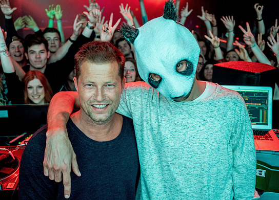 Til Schweiger, Cro (v.l.n.r.) beim Drehstart von "Unsere Zeit ist jetzt" im Mai 2015 "Unsere Zeit ist jetzt"