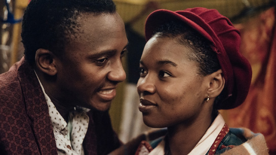 Mhlekazi Mosiea, Busisiwe Ngejane in "Lilien im Winter - La Bohème am Kap" (2015) Lilien im Winter - La Bohème am Kap, Arsenal Film, DIF, © Mark Engels