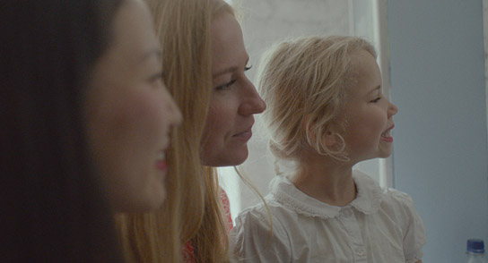 Uisenma Borchu, Catrina Stemmer, Anne-Marie Weisz (v.l.n.r.) in "Schau mich nicht so an" (2014/15) "Schau mich nicht so an", Quelle: Zorro Filmverleih, DIF, © Sven Zellner