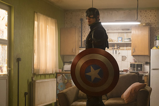 Chris Evans in "The First Avenger: Civil War" (2015/16) The First Avenger: Civil War, © Marvel 2016, Foto: Zade Rosenthal