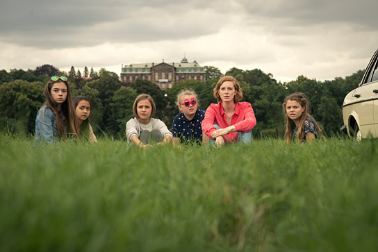 Ella Lee, Lynn Dortschack, Rosa Meinecke, Shenia Pitschmann, Luise Wolfram, Faye Montana (v.l.n.r.) in "Hanni & Nanni - Mehr als beste Freunde" (2016/17) "Hanni & Nanni - Mehr als beste Freunde", © Universal, UFA Fiction, A.N.