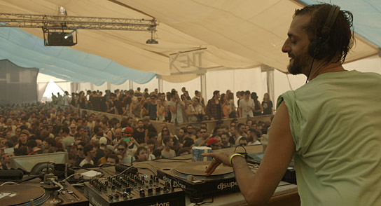 Ricardo Villalobos in "Denk ich an Deutschland in der Nacht" (2015-17) "Denk ich an Deutschland in der Nacht", © 2016 Arden Film