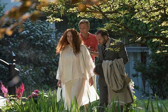 Katja Riemann, Oliver Masucci, Samuel Finzi (v.l.n.r.) in "HERRliche Zeiten" (2018) "HERRliche Zeiten", Quelle: Concorde Filmverleih, DIF, © 2018 Concorde Filmverleih GmbH
