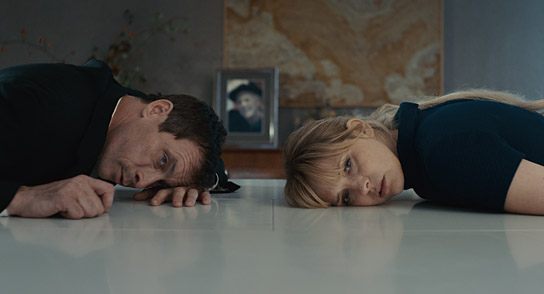 Marc Hosemann, Laura Tonke in "Zwei im falschen Film" (2017) "Zwei im falschen Film", Quelle: Farbfilm Verleih, DIF, © Friede Clausz, Studio.TV.Film GmbH