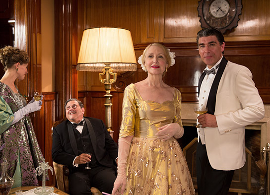 Patricia Clarkson (2.v.r.), James Lance (rechts) in "Der Buchladen der Florence Green" (2017) "Der Buchladen der Florence Green", © Lisbeth Salas