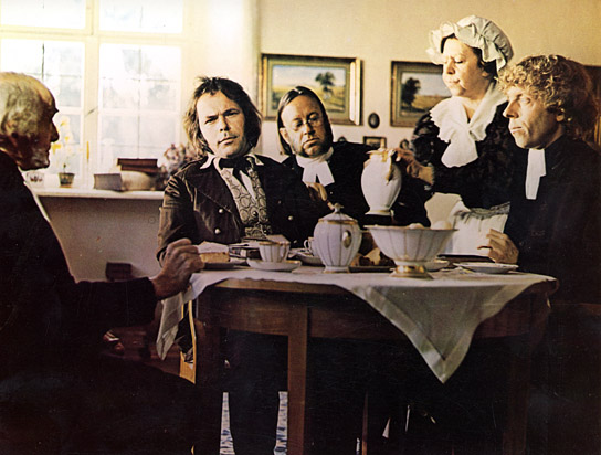 Willy Meyer-Fürst, Bruno S., Enno Patalas, Brigitte Mira, Volker Elis Pilgrim (v.l.n.r.) in "Jeder für sich und Gott gegen alle" (1974) Jeder für sich und Gott gegen alle
