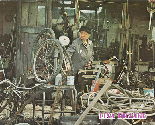 Lina Carstens in "Lina Braake - Die Interessen der Bank können nicht die Interessen sein, die Lina Braake hat" (1975) "Lina Braake - Die Interessen der Bank können nicht die Interessen sein, die Lina Braake hat"