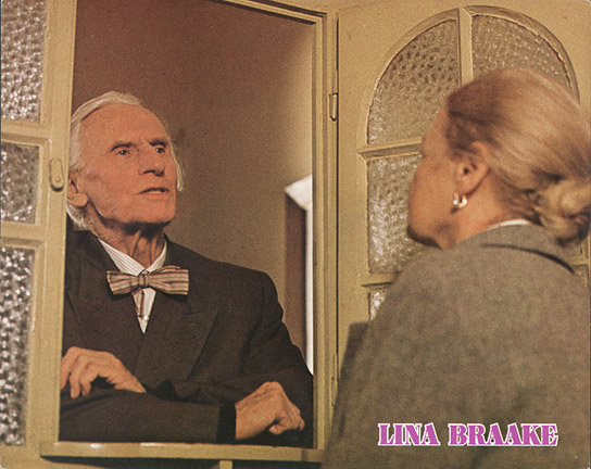 Fritz Rasp, Lina Carstens in "Lina Braake - Die Interessen der Bank können nicht die Interessen sein, die Lina Braake hat" (1975) "Lina Braake - Die Interessen der Bank können nicht die Interessen sein, die Lina Braake hat"