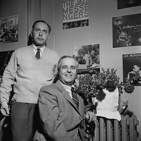 Francis Wolff, Alfred Lion (v.l.n.r.) ("it must schwing! - The Blue Note Story", 2018) "it must schwing! - The Blue Note Story", Quelle: Studio Hamburg, DIF, © NDR, Studio Hamburg Enterprises GmbH