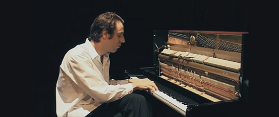 Chilly Gonzales in "Shut Up and Play the Piano" (2018) "Shut up and Play the Piano", Quelle: Rapid Eye Movies, DIF, © 2018 Rapid Eye Movies