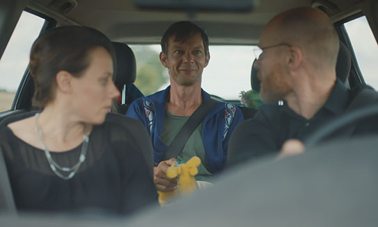 Eva Löbau, Sebastian Rudolph, Niels Bormann (v.l.n.r.) in "Whatever Happens Next" (2018) "Whatever Happens Next", Quelle: StoryBay Cinema, DIF, © StoryBay Cinema
