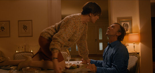 Sophie Rois, Martin Wuttke in "Glück ist was für Weicheier" (2018) "Glück ist was für Weicheier", Quelle: Concorde Filmverleih, DIF, © 2018 Concorde Filmverleih GmbH