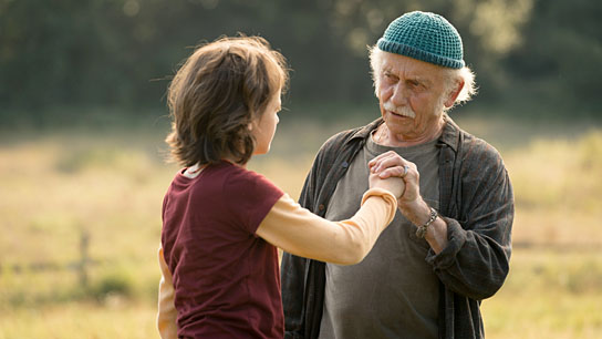 Luna Paiano, Tilo Prückner in "Ostwind - Aris Ankunft" (2019) "Ostwind - Aris Ankunft", Quelle: Constantin Film Verleih, DIF, © 2019 Constantin Film Verleih GmbH, SamFilm GmbH, Marc Reimann