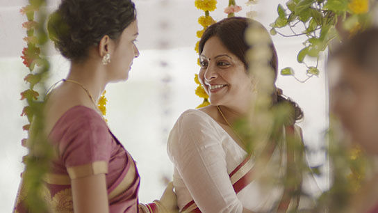 Badita Bag, Shefali Shah (v.l.n.r.) in "Once Again - Eine Liebe in Mumbai" (2018) "Once Again - Eine Liebe in Mumbai", Quelle: Arsenal Filmverleih, DIF