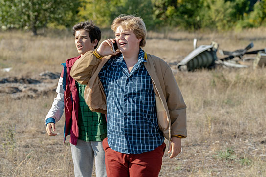 Ilyes Moutaoukkil, Lorenzo Germeno (v.l.n.r.) in "TKKG" (2019) "TKKG", Quelle: Warner Bros. Pictures Germany, DIF, © 2019 Kundschafter Filmproduktion GmbH, Delta Film GmbH, Warner Bros. Entertainment GmbH, Foto: Maor Waisburd