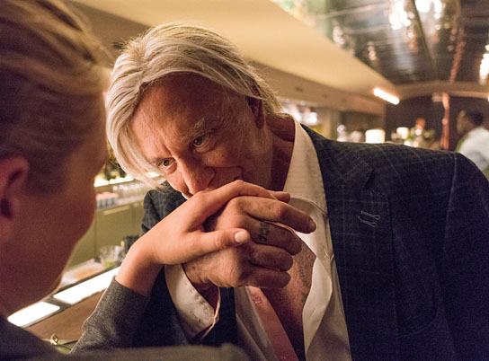 Toni Garrn, Mickey Rourke in "Love is in the Air" ("Berlin, I Love You", 2019) Toni Garrn, Mickey Rourke in "Love is in the Air" ("Berlin, I Love You", 2019); Quelle: Warner Bros. Pictures Germany, DFF, © Martin Kunz, BILY Media